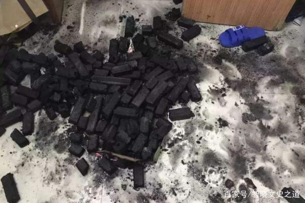 关于女大学生烧炭自杀的信息 关于女大学生烧炭自杀的信息