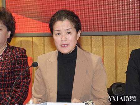 曾梵志作品图片 曾梵志妻子 曾梵志作品图片 曾梵志妻子